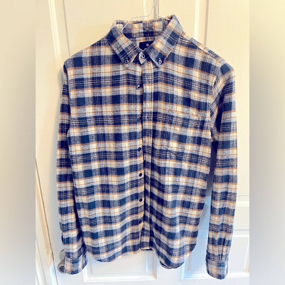 Ben Sherman 100% how quality cotton (similar to linen) small shirt